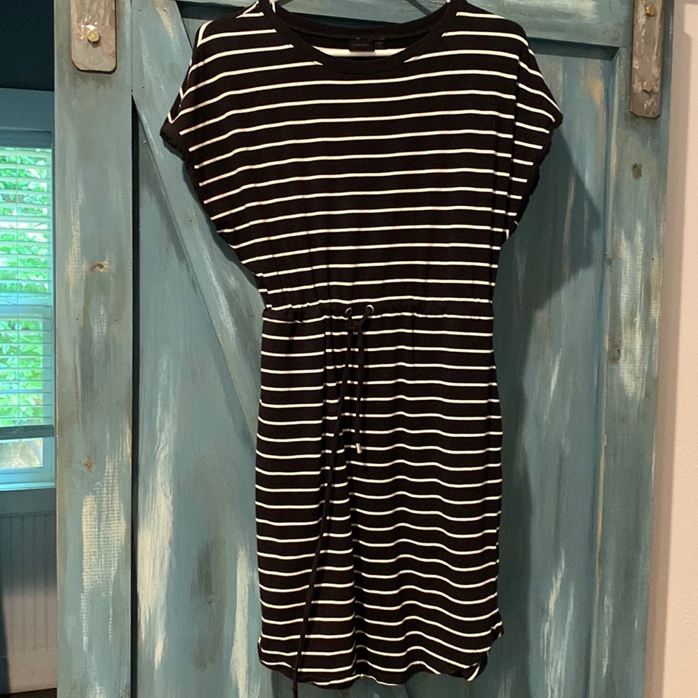 Short sleeve striped T-shirt dress